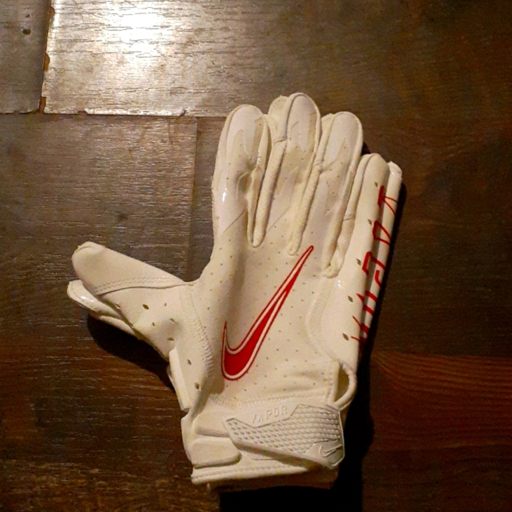 Football gloves